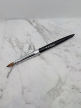 Load image into Gallery viewer, Kolinsky Sable Brush no.8