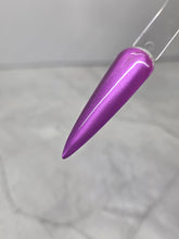 Load image into Gallery viewer, Grape Cat Eye
